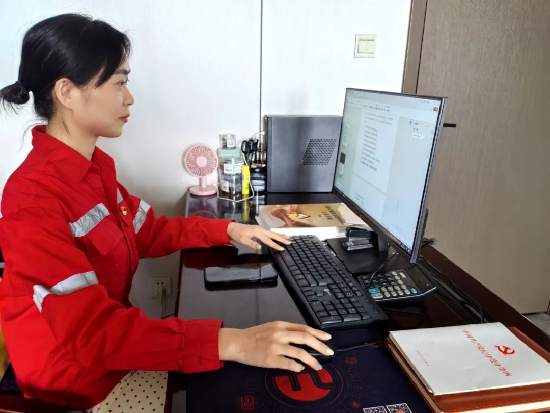 【宜化榜樣】化機公司李丹：提升素質(zhì)強技能，勇于奉獻(xiàn)顯擔(dān)當(dāng)(圖2)
